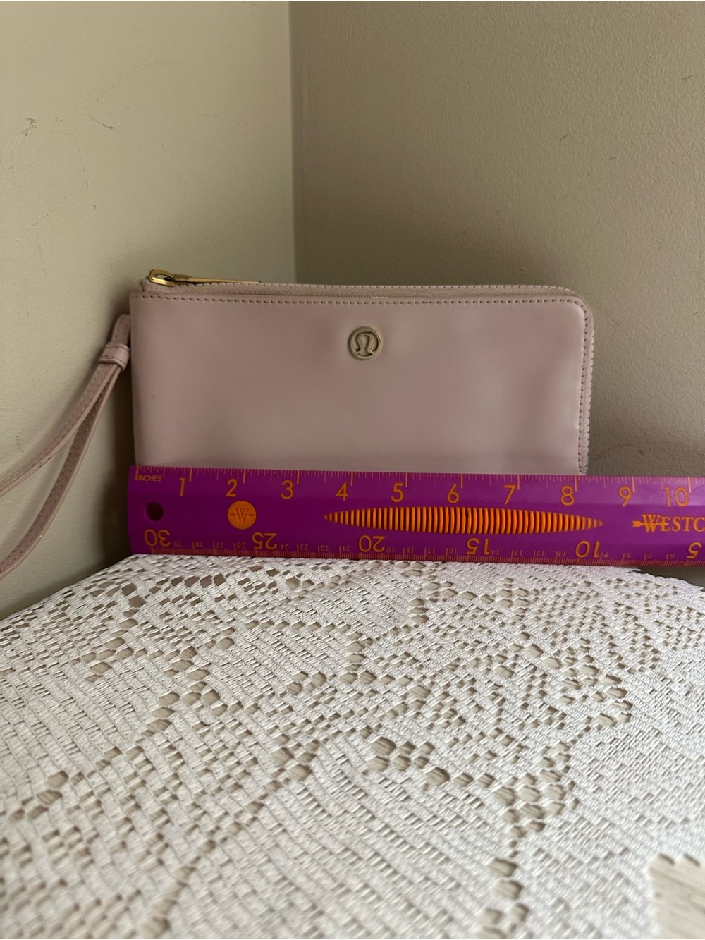 Lululemon Blush Pink Double Zip Wristlet Wallet - Picture 2 of 11